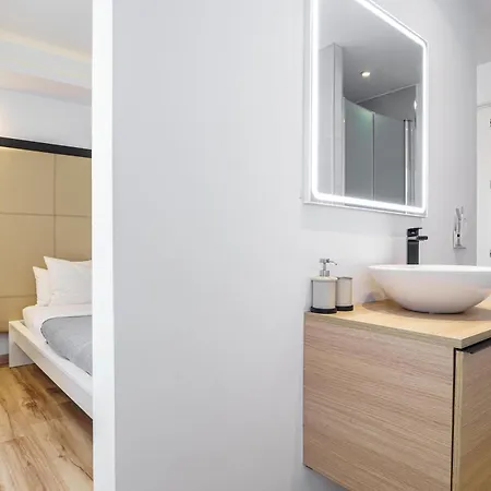 In Puerto Banus * 마르베야